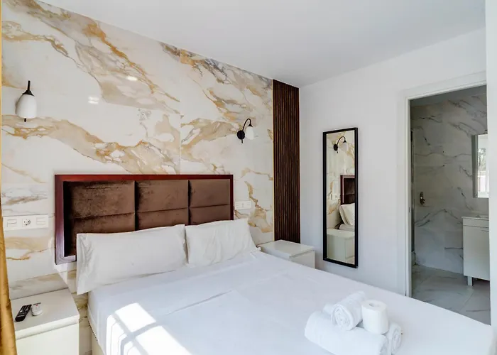 Aparthotel Costa *